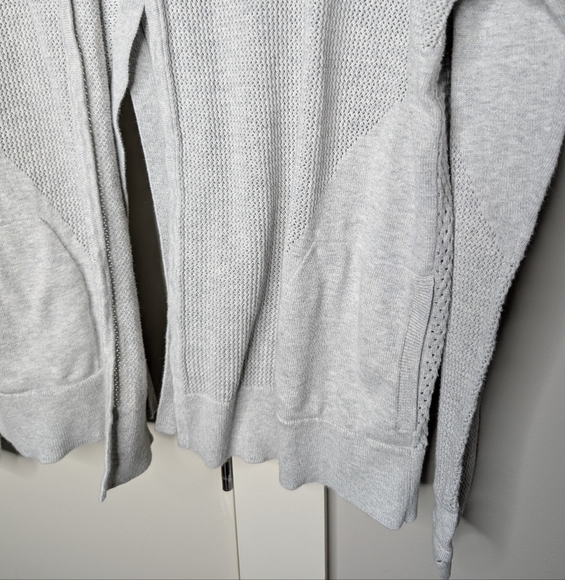 Lululemon Still Movement Wrap Light Gray sz 10 - Picture 6 of 11